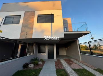 Casa · 130m² · 3 Quartos · 1 Vaga ·
Essa Maravilhosa Casa com Piscina, no Bairro Bela Vista é para você!
Possui 03