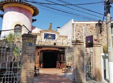 Comercial · 550m² · 1 Quarto · 6 Vagas · Casa à venda no Jardim São Paulo, com estrutura já pronta para restaurante, bar ou padaria.