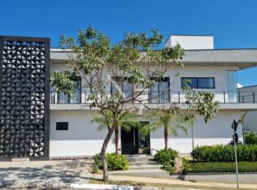 Casa · 160m² · 3 Quartos · 2 Vagas · Sobrado com Móveis Planejados, 03 Suítes, Escritório, Piscina e Área Gourmet.