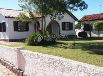 350233_i8b2427Z5L86VcmPq_350233613b62a811cde.jpg · Casa a venda no bairro Centro em Tapes/RS.