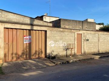 Fachada · Casa com 3 Quartos e Quintal Amplo Próxima ao Centro de Pedro Leopoldo
