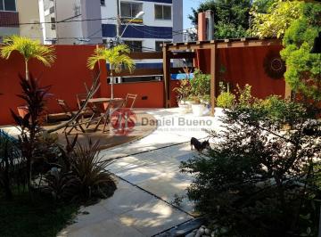 Casa · 300m² · 4 Quartos · 3 Vagas · Casa - Rio Vermelho - RARIDADE