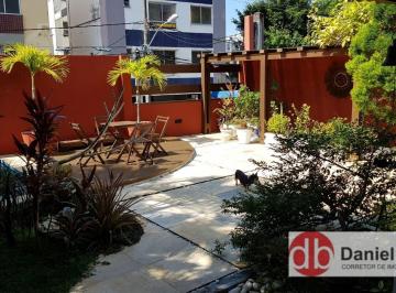 Casa · 300m² · 4 Quartos · 3 Vagas · Casa - Rio Vermelho - RARIDADE