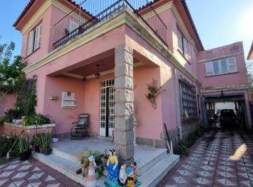 202408191837132400.jpg · Casa para Venda em Pelotas, Centro, 3 dormitórios, 3 banheiros, 4 vagas