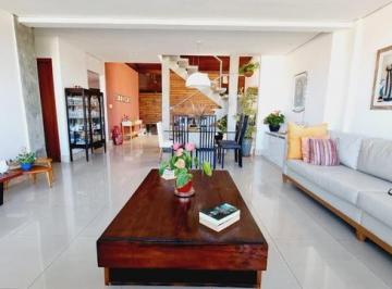 Casa de 8 quartos, Salvador · Horto Florestal.Casa com 8/4 e 5 Suítes.Nascente.Belissima.AMPHF!
