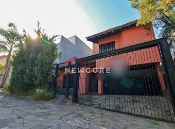 Casa · 250m² · 3 Quartos · 4 Vagas · Casa em  Avenida General Barreto Viana - Chácara das Pedras - Porto Alegre/RS