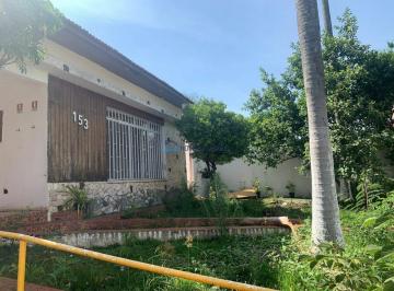 Comercial · 547m² · 4 Vagas · Tem edificação, mas vale mais o terreno.
