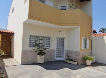 Casa · 190m² · 3 Quartos · 2 Vagas · Casa Sobrado em Araraquara