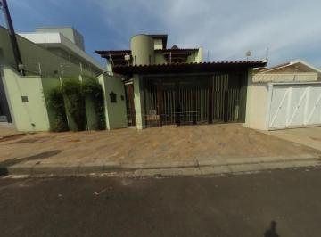 Casa · 212m² · 4 Quartos · 2 Vagas · Casa Padrão em São Carlos