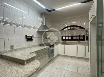 Casa · 243m² · 3 Quartos · 2 Vagas · Malota - Bairro: Jardim Santa Teresa