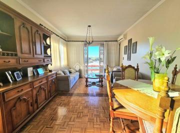 414700_i541953V2d6z87O17WOO_41470066c89ac119f98.jpg · Casa no bairro Partenon