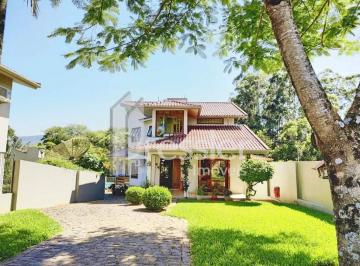 Casa · 274m² · 3 Quartos · 2 Vagas · 
                Casas - 3 dormitórios
                
