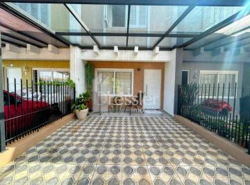 Casa · 68m² · 2 Quartos · 1 Vaga · 
                Sobrados - 2 dormitórios - Bom Pastor
                