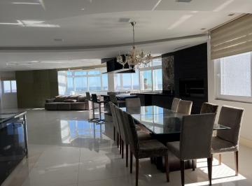 Casa · 394m² · 5 Quartos · 4 Vagas · 
                Coberturas  mobiliada - 5 suítes - São Pelegrino
                