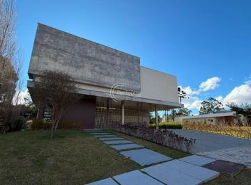 Casa · 424m² · 3 Quartos · 4 Vagas ·
Casa - 3 suítes - São Ciro