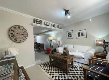 475269_ioobpEotW_475269656a1cf4821ff.jpg · Uma Residência de Luxo Aguarda por Você!
