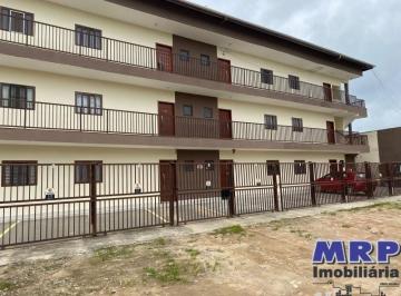 Foto 01 · Apartamento com dois dormitórios em Ubatuba. Praia da Maranduba. Condomínio com piscina.
