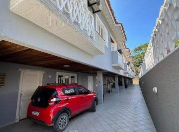 Casa de 2 quartos, São Sebastião · Casa dentro de condomínio de frente a rodovia Rio Santos em Boiçucanga