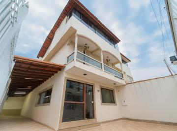 Casa de 5 quartos, Guará · QI 07 - Casa com 4 Suites, Terraço Gourmet e 4 vagas de garagem!