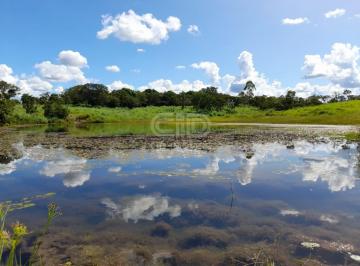 Terreno · 1810000m² · Área com 181 hectares 