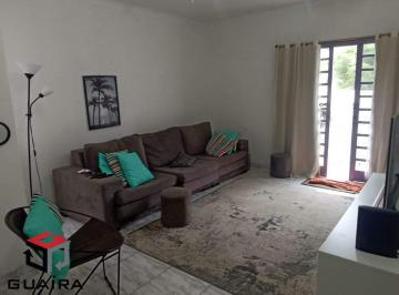 Casa · 246m² · 3 Quartos · 4 Vagas · Sobrado com 246 M² localizado no Bairro Eldízia em Santo André - SP.