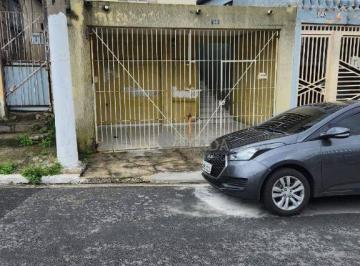 d33b31c953dccfefcaa886f0d30a724f8724f126 · Terreno com 2 casas antigas