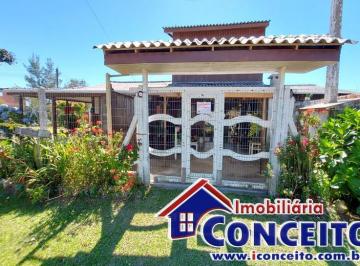 Casa de 4 quartos, Imbé · XC726 - Ótima residência de madeira com 4 dormitórios no balneário Albatroz