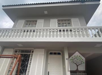 Casa · 191m² · 4 Quartos · 2 Vagas · Casa a poucos passos da Av Mauro Ramos