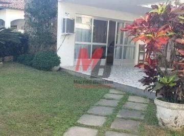 Casa · 250m² · 6 Quartos · 3 Vagas · Casa Alto Padrão próximo a lagoa