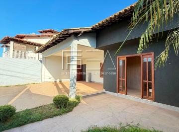 Casa · 3 Quartos · 4 Vagas · Encanto Vintage com Toque Moderno: Residência Exclusiva com Piscina em Localização Privilegiada