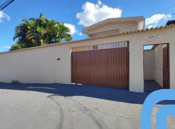 Foto 01 · Uma excelente casa com 172 m² no Setor Sudoeste para locação com 4 quartos, sendo 1 suíte. Goiânia G