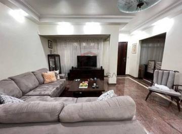 Casa · 150m² · 4 Quartos · 2 Vagas · Sobrado à venda na Mooca com 4 dormitórios e 2 vagas de garagem