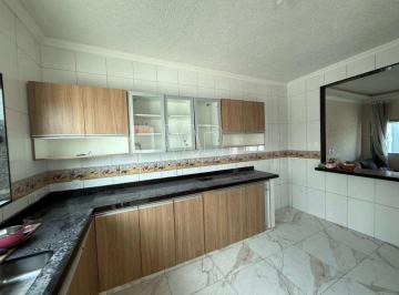 Casa · 200m² · 4 Quartos · 2 Vagas · São 4 suítes grandes - piscina e churrasqueira