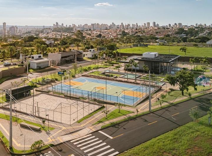 Imóvel novo horizontal-vertical , Uberlândia · Loteamento em Uberlandia - Vila Real Exclusive