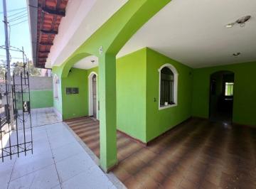 Casa · 130m² · 3 Quartos · 1 Vaga · Casa no Santa Mônica com excelente localização.
