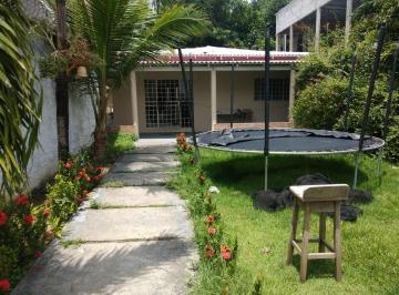 Casa de 3 quartos, Manaus · Casa a venda 3 Quartos C/2 Suítes No Bairro Flores Próximo ao Nova Era Supermercado