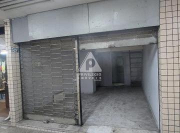 Comercial · 21m² · Loja ampla, com jirau, lavabo e vitrine.