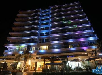 imagem-2021-11-25t144210534-16378622146415.jpeg · Cobertura Duplex - Praia Brava - 4 suítes