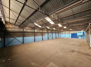 Comercial · 1017m² · Galpão para alugar com 1.017,80 m² de área construída, salas e mezanino e 02 quartos no bairro Parqu