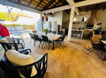 Casa · 300m² · 3 Quartos · 2 Vagas · Casa porteira fechada no Condomínio Clube dos 200