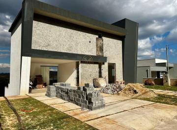 Casa · 400m² · 4 Quartos · 2 Vagas · Casa linda no Condominio Ville des Lacs