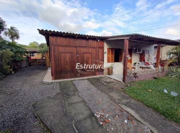 Casa · 120m² · 5 Quartos · 2 Vagas · Duas casas no bairro Chácara das Flores com pátio amplo e muito conforto