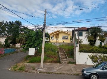 Casa · 385m² · 3 Quartos · 2 Vagas · Casa 3 dormitórios muito bem localizada