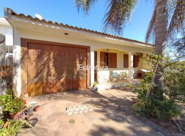 Casa · 104m² · 2 Quartos · 1 Vaga · Linda casa na Pinheiro Machado com amplo espaço de pátio e pomar e também 2 dorm