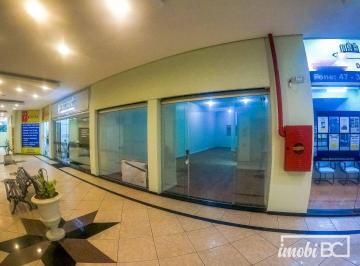 Sala vista do corredor · Sala para alugar, 77 m² por R$ 4.000/mês - Centro - Balneário Camboriú/SC