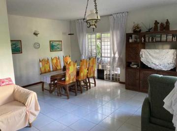 Casa · 222m² · 4 Quartos · 2 Vagas · CASA DUPLEX, 4 QUARTOS (2 SUÍTES), EM 222M², NA GRAÇA