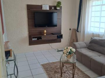 Casa · 65m² · 1 Quarto · Casa Térrea com excelente localização, à venda no Centro de Mogi das Cruzes - SP