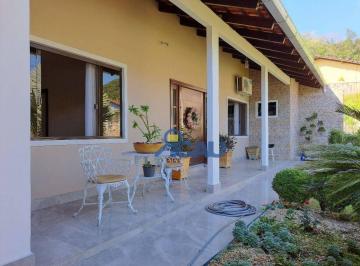 007979fa3cb86957aa3e7b2c79a61a068746f5db · Linda casa mobiliada na Velha Blumenau SC