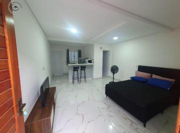 Apartamento · 35m² · 1 Quarto · Kitnet térrea na Praia da Enseada para Locação de temporada.