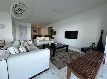 Apartamento · 200m² · 4 Quartos · 2 Vagas · Apartamento Alto Padrão de 04 dormitórios para locação de temporada nas Pitangueiras.